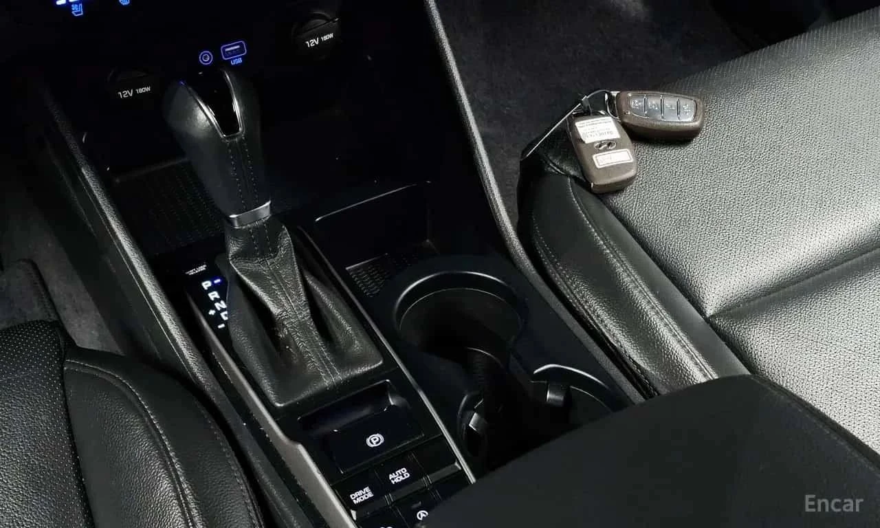 Hyundai Tucson, снимка 16 - Автомобили и джипове - 56727586