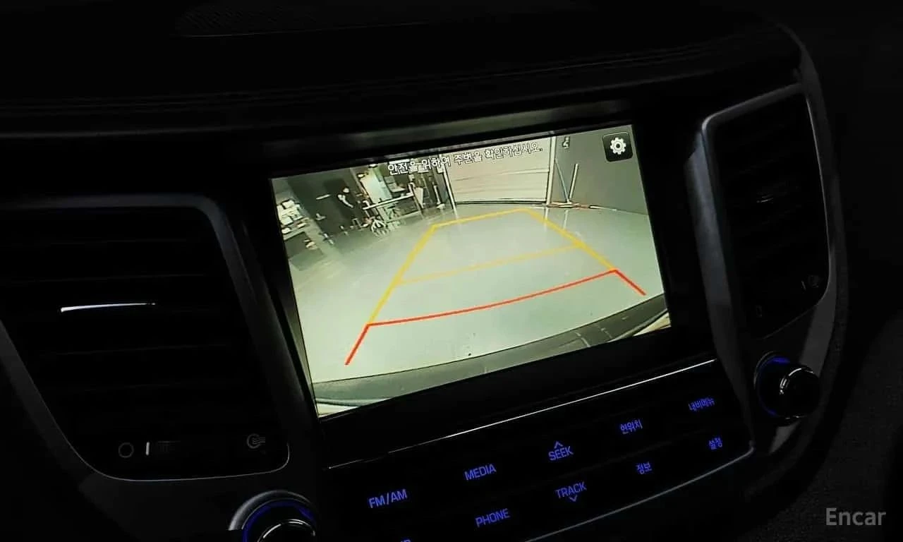 Hyundai Tucson, снимка 17 - Автомобили и джипове - 56727586