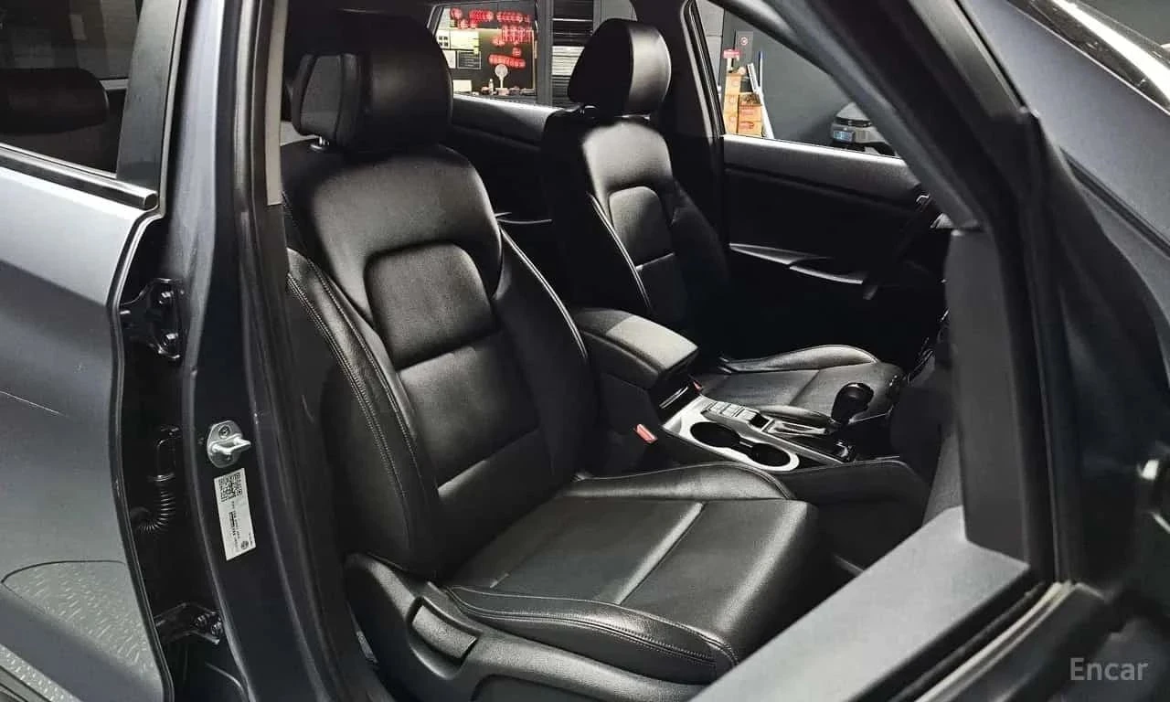 Hyundai Tucson, снимка 11 - Автомобили и джипове - 56727586