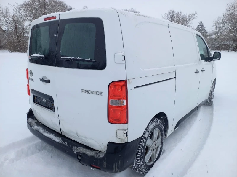 Toyota Proace, снимка 4 - Бусове и автобуси - 49185712