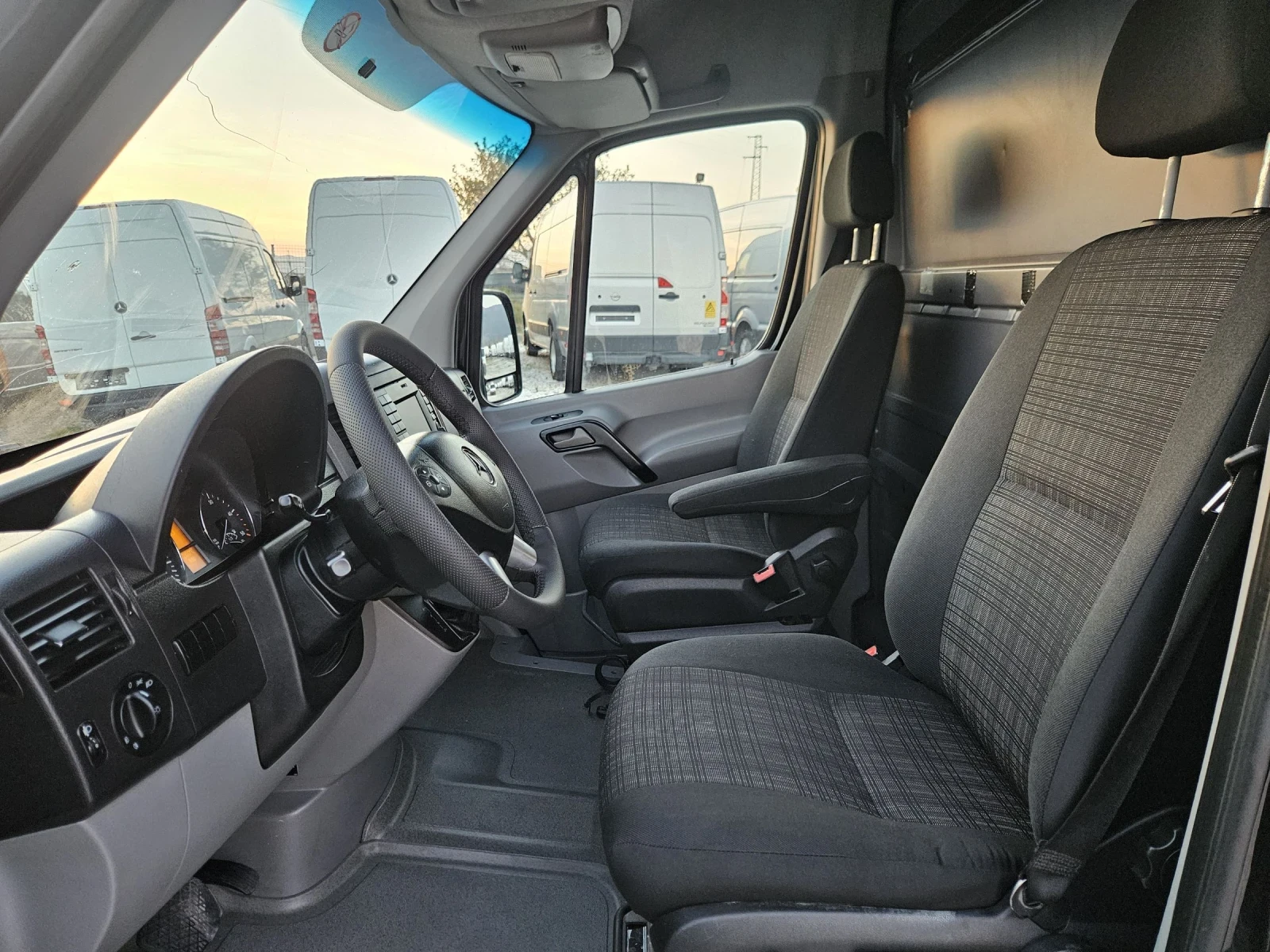 Mercedes-Benz Sprinter 316 КЛИМА, НАВИГАЦИЯ, АВТОМАТ, ЕВРО 6 - изображение 9