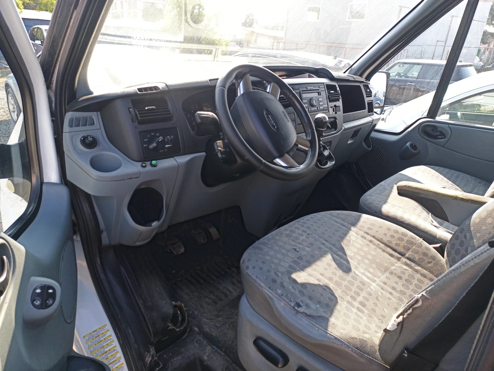 Ford Transit 2.2 - изображение 5