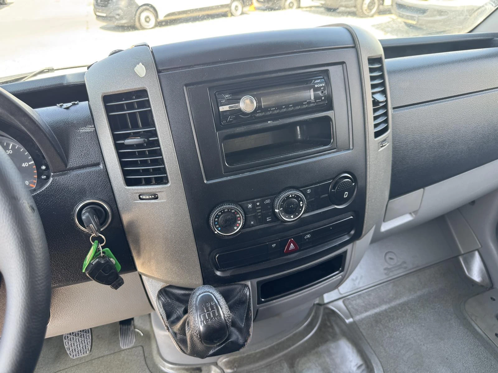 Mercedes-Benz Sprinter 232000км!!!KLIMATRONIK, 7местен - изображение 8