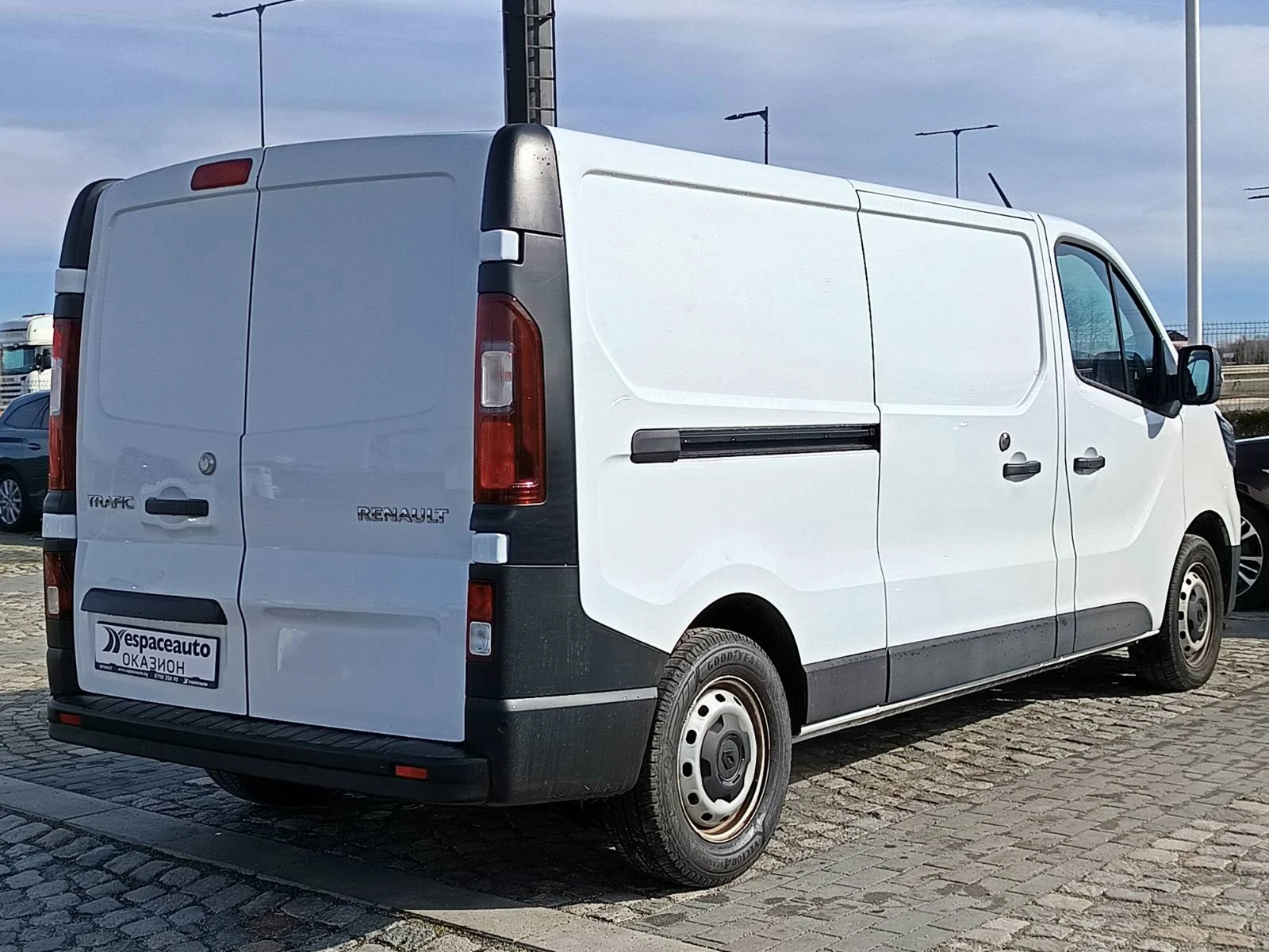 Renault Trafic 2.0dCi L2H1, снимка 4 - Бусове и автобуси - 53539248