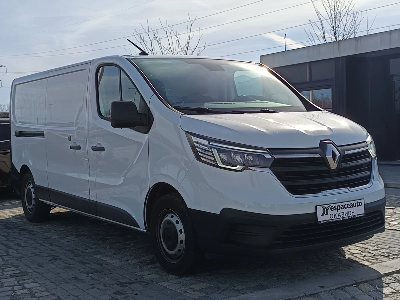 Renault Trafic 2.0dCi L2H1, снимка 3 - Бусове и автобуси - 53539248