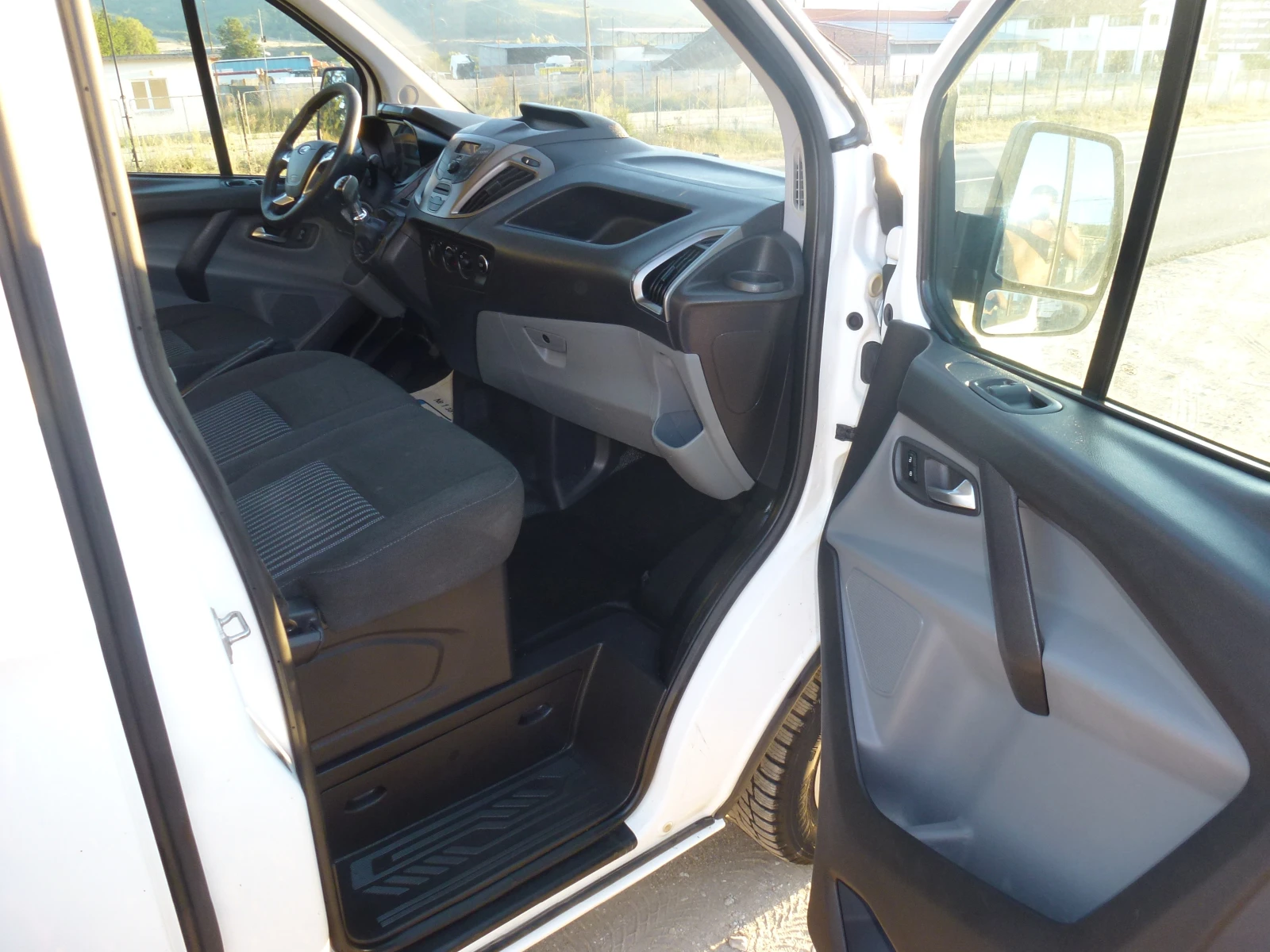 Ford Transit Custom LONG 145000 км., снимка 9 - Бусове и автобуси - 55981271