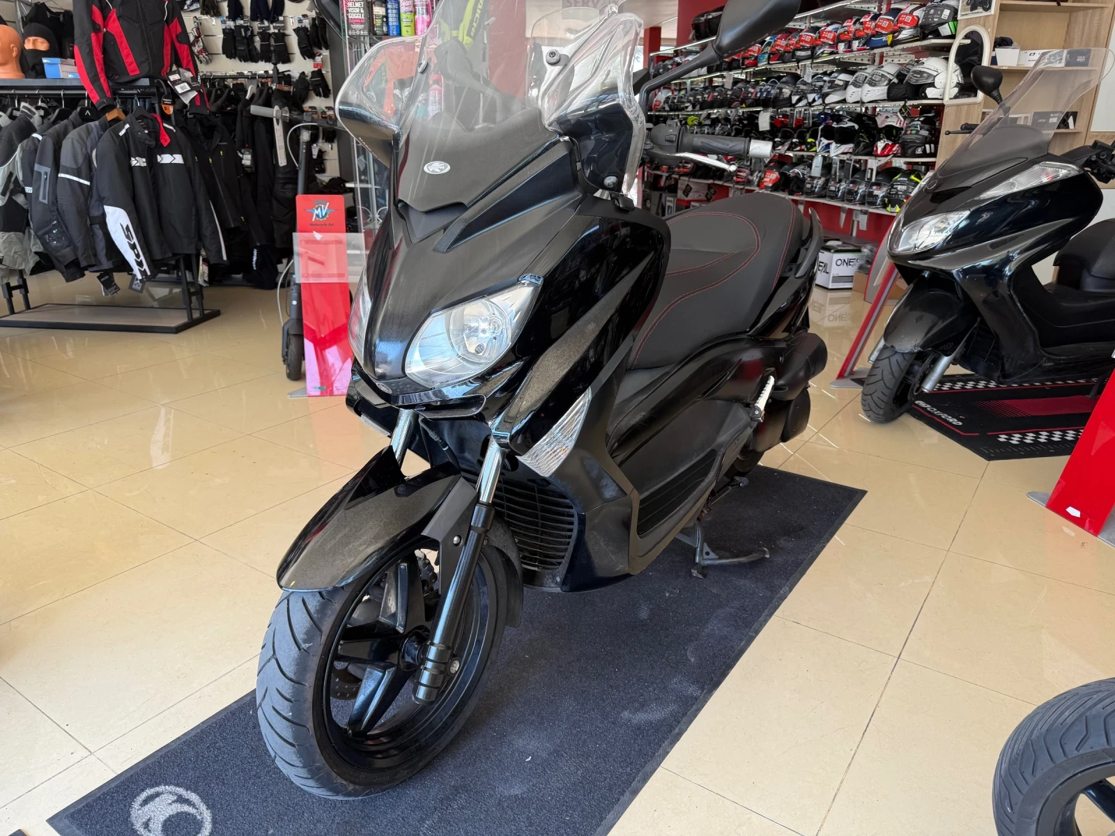 Yamaha X-max 250cc. 2013 - изображение 9