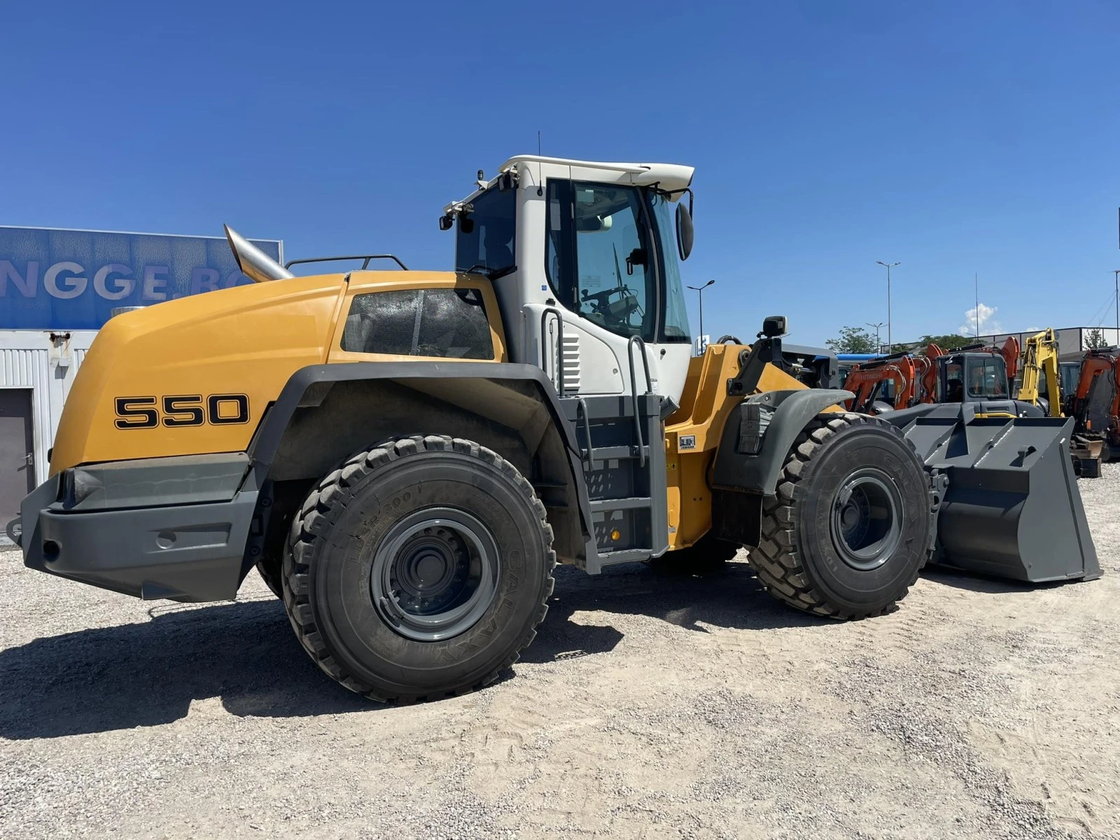   Liebherr L550 | Mobile.bg   16