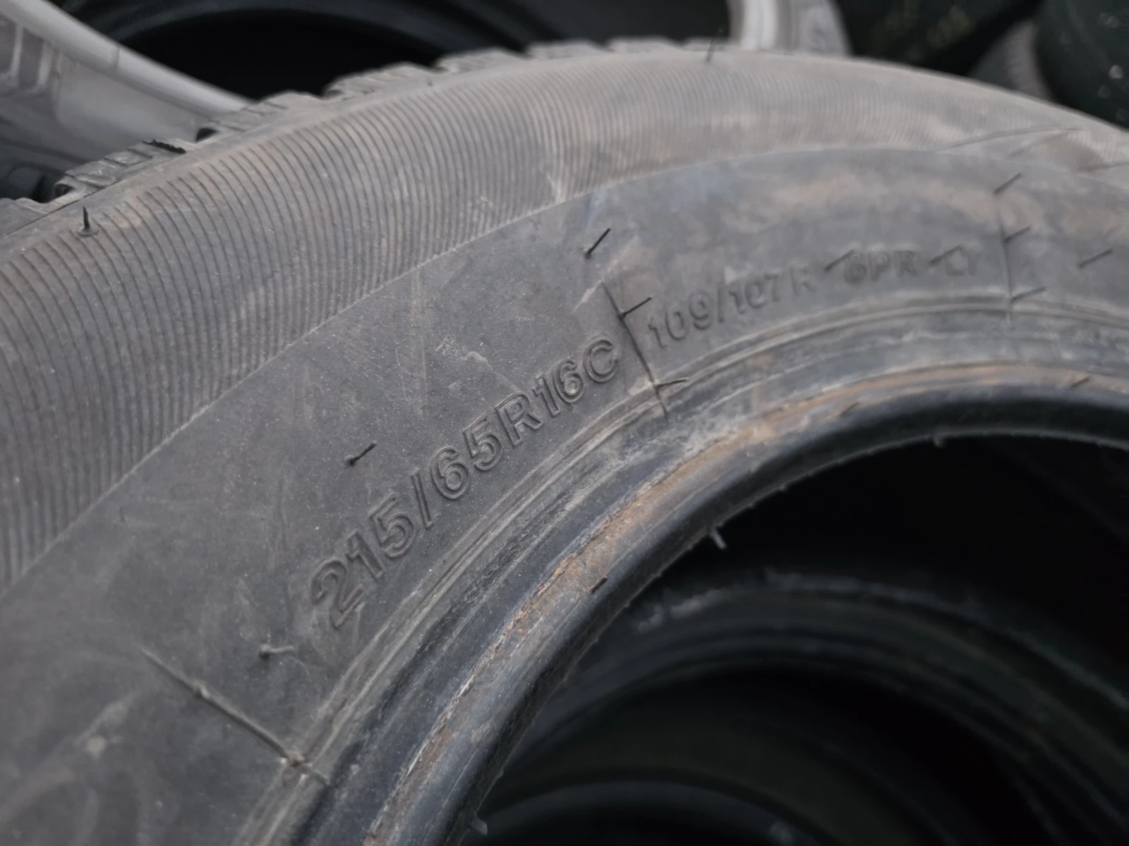 Гуми Зимни 215/65R16, снимка 7 - Гуми и джанти - 56725600