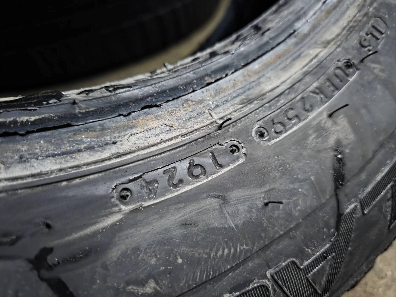 Гуми Зимни 215/65R16, снимка 9 - Гуми и джанти - 56725600