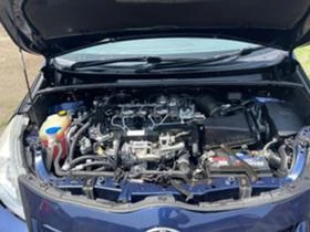 Toyota Verso 2.0D-4D 126к.с Кожен Салон Навигация, снимка 11