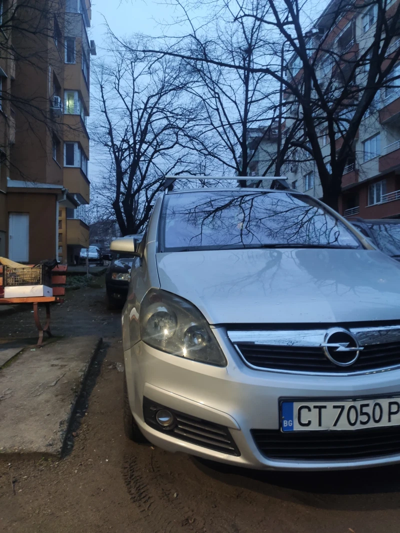 Opel Zafira, снимка 1 - Автомобили и джипове - 49318366