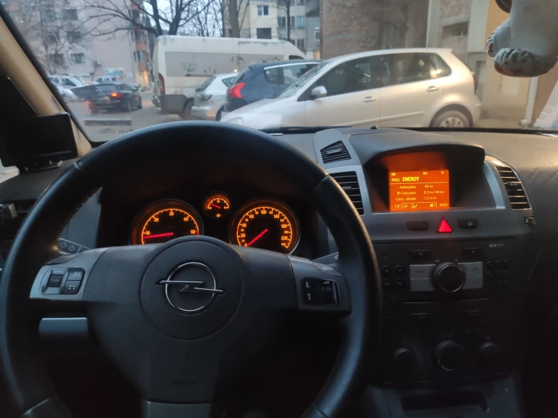 Opel Zafira, снимка 12 - Автомобили и джипове - 49318366