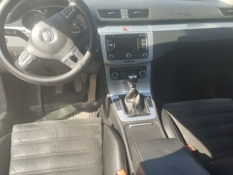 VW Passat 2.0 TDI, снимка 11 - Автомобили и джипове - 49599184