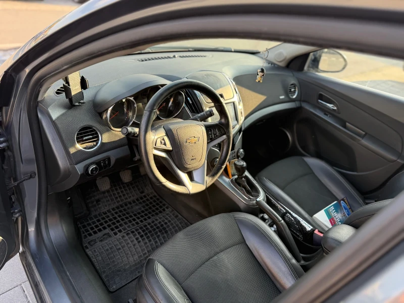 Chevrolet Cruze, снимка 6 - Автомобили и джипове - 52530371