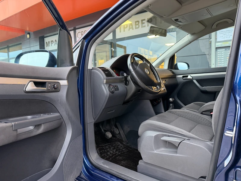VW Touran 2.0TDI, 140коня, 7-места, Внос, , , снимка 12 - Автомобили и джипове - 53262863