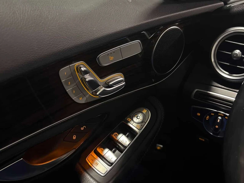 Mercedes-Benz C 300 * CARFAX * ЦЕНА ДО БГ, снимка 14 - Автомобили и джипове - 53583370