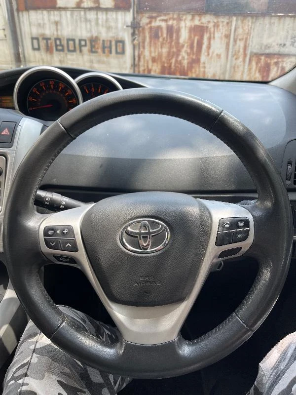 Toyota Verso 2.0D-4D 126к.с Кожен Салон Навигация, снимка 7 - Автомобили и джипове - 41929069