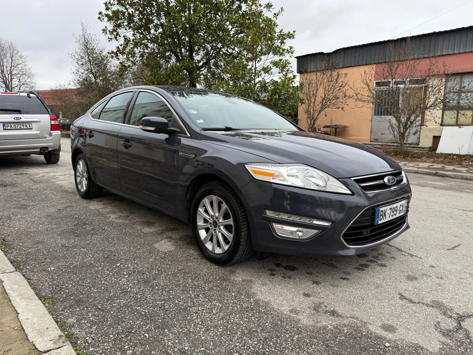 Ford Mondeo 2.0i Titanium - изображение 10