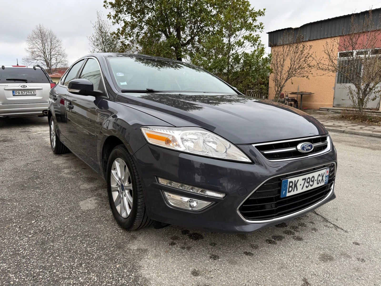 Ford Mondeo 2.0i Titanium - изображение 6