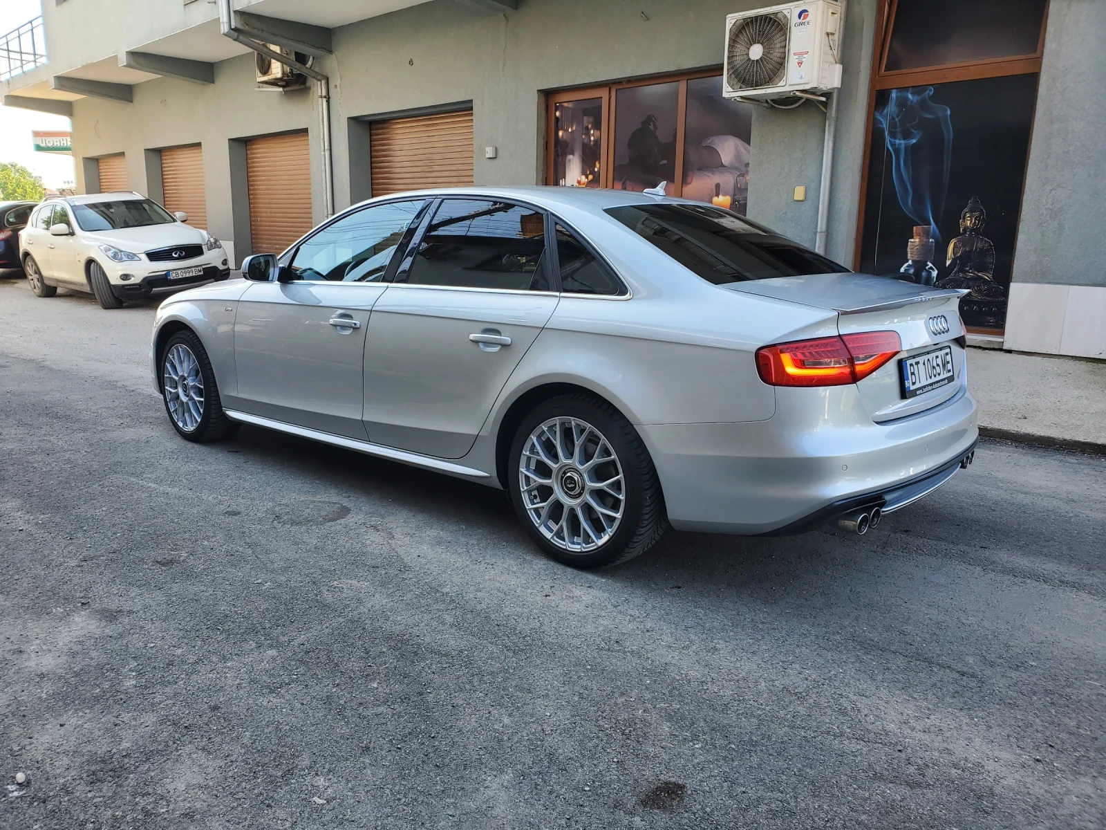 Audi A4 2.0 TFSI S-line - изображение 2