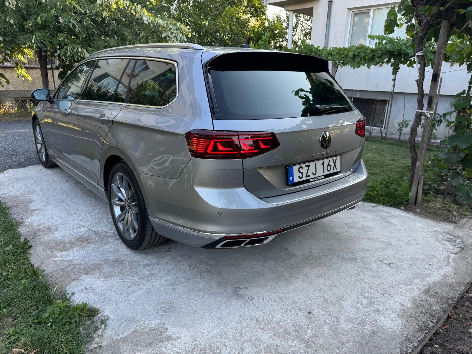 VW Passat R-line* 4motion* TDI* 200 k.c - изображение 4