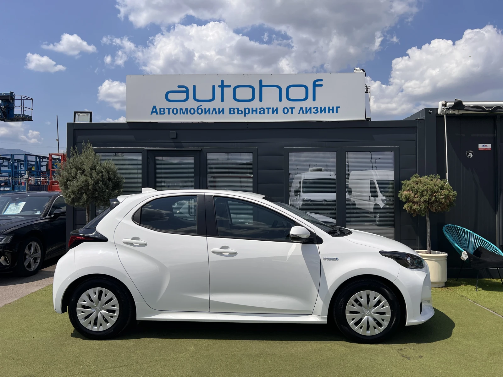 Toyota Yaris LIGHT/HYBRID/1.5vvt-i/115K.C./Е-CVT AT - изображение 5