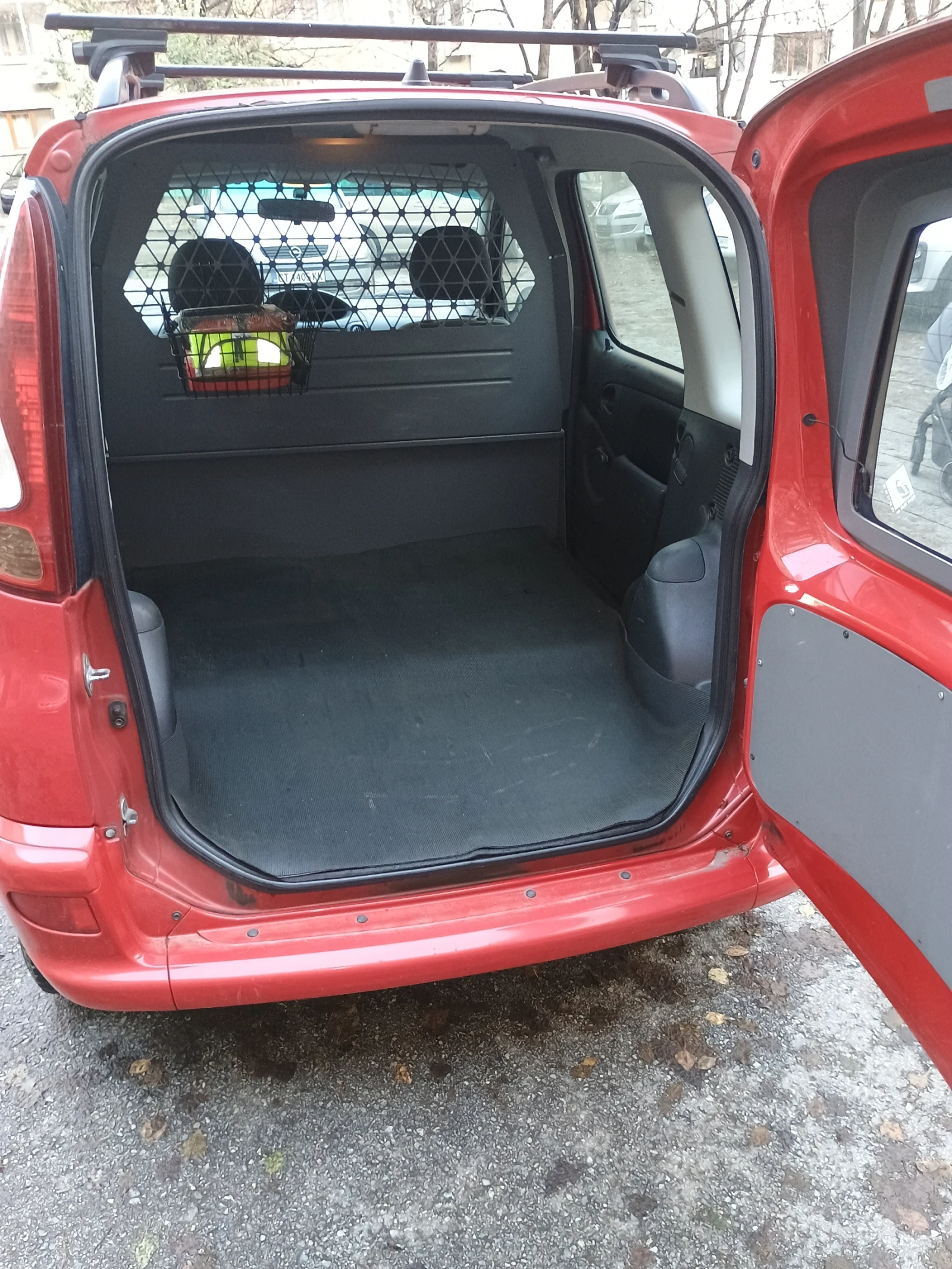 Toyota Yaris verso 1.4 D4D 75 кс - изображение 7