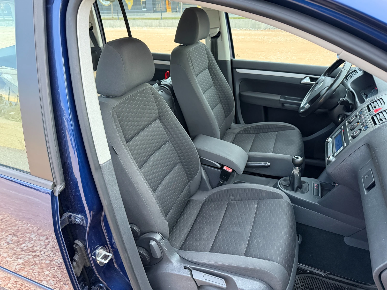 VW Touran 2.0TDI, 140����, 7-�����, ����, ,  | Mobile.bg � ����������� 11