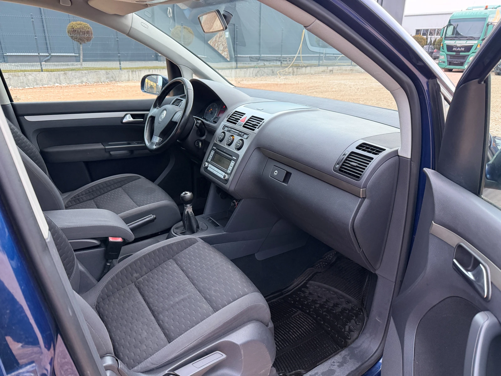 VW Touran 2.0TDI, 140����, 7-�����, ����, ,  | Mobile.bg � ����������� 17