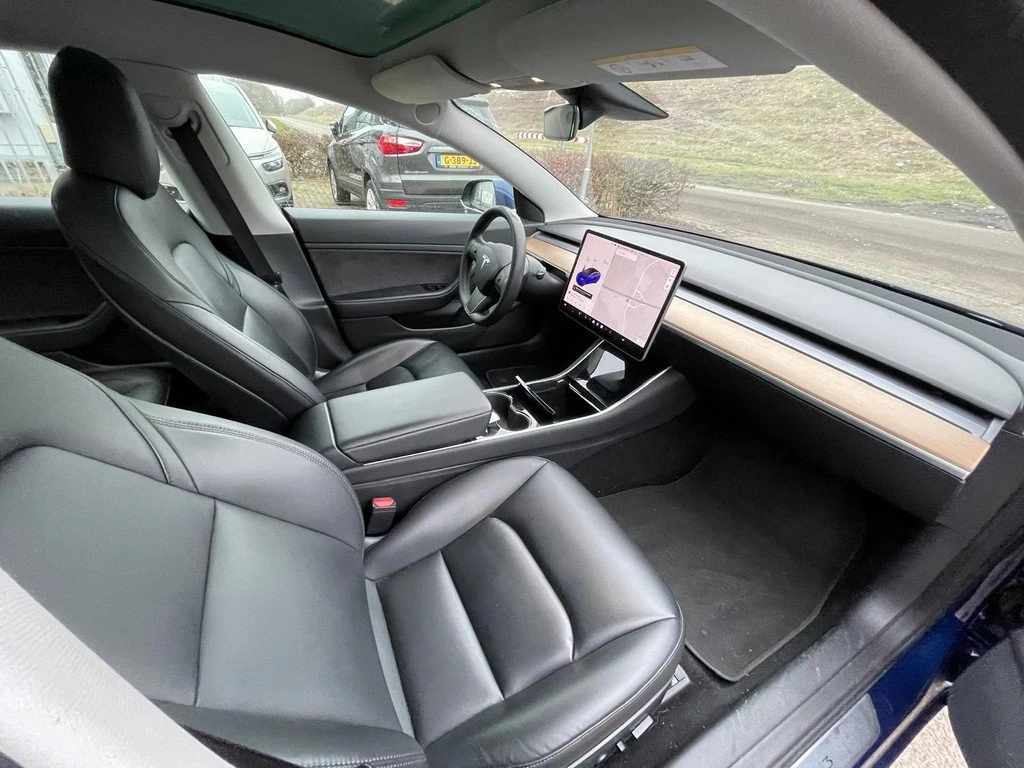 Tesla Model 3  - изображение 7