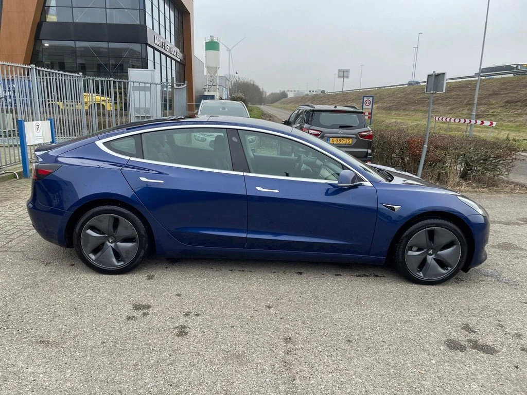 Tesla Model 3  - изображение 2