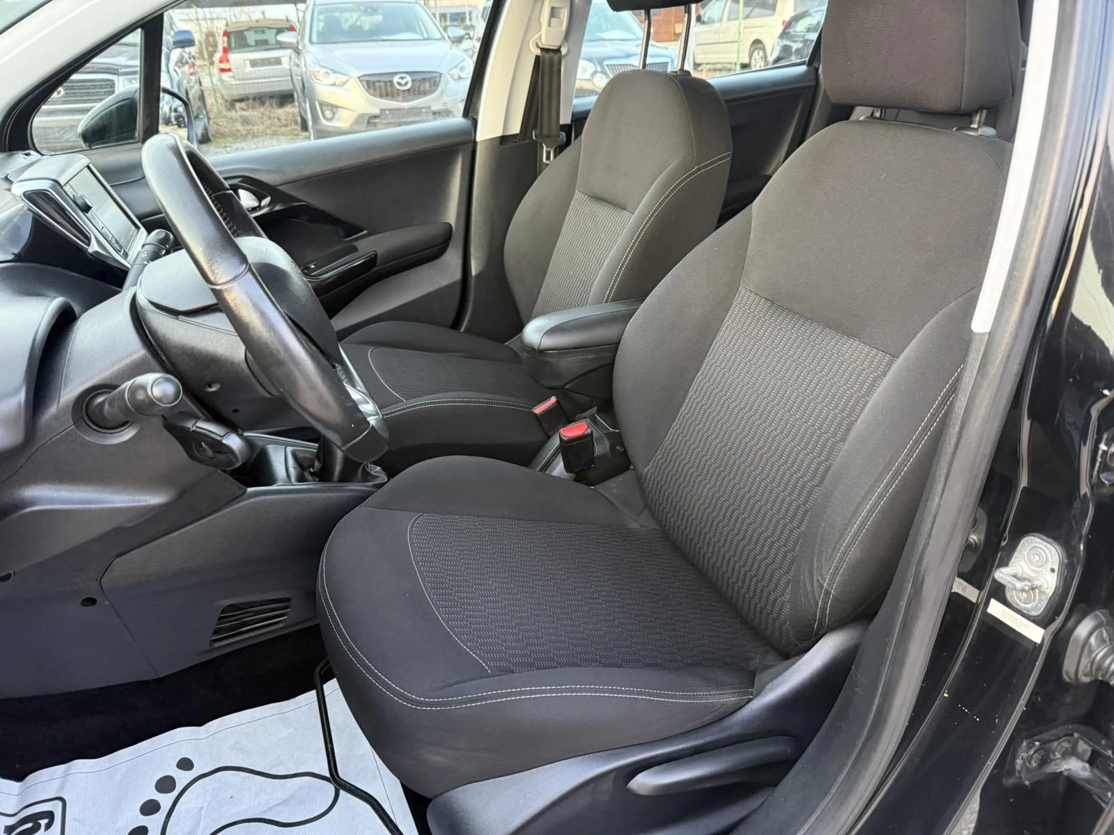 Peugeot 208 1.2i FaceLift | Mobile.bg � ����������� 9
