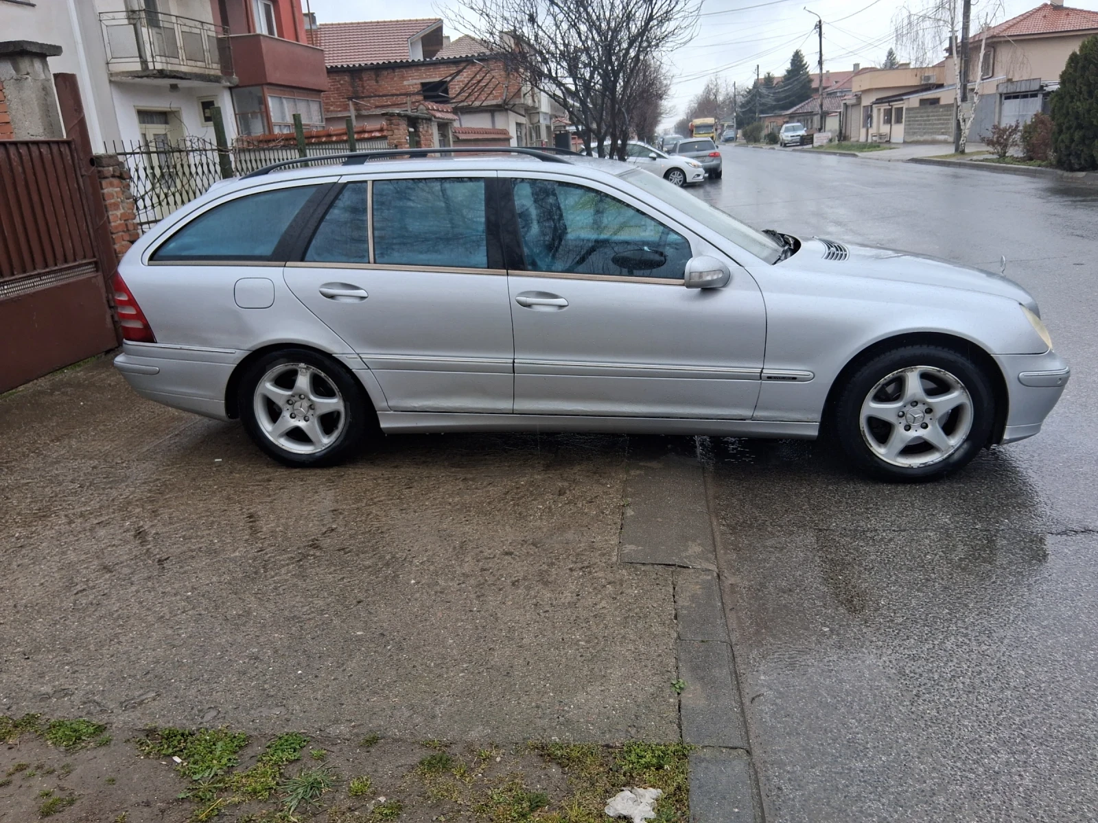 Mercedes-Benz C 240 2.6 Бензин, снимка 5 - Автомобили и джипове - 53958753
