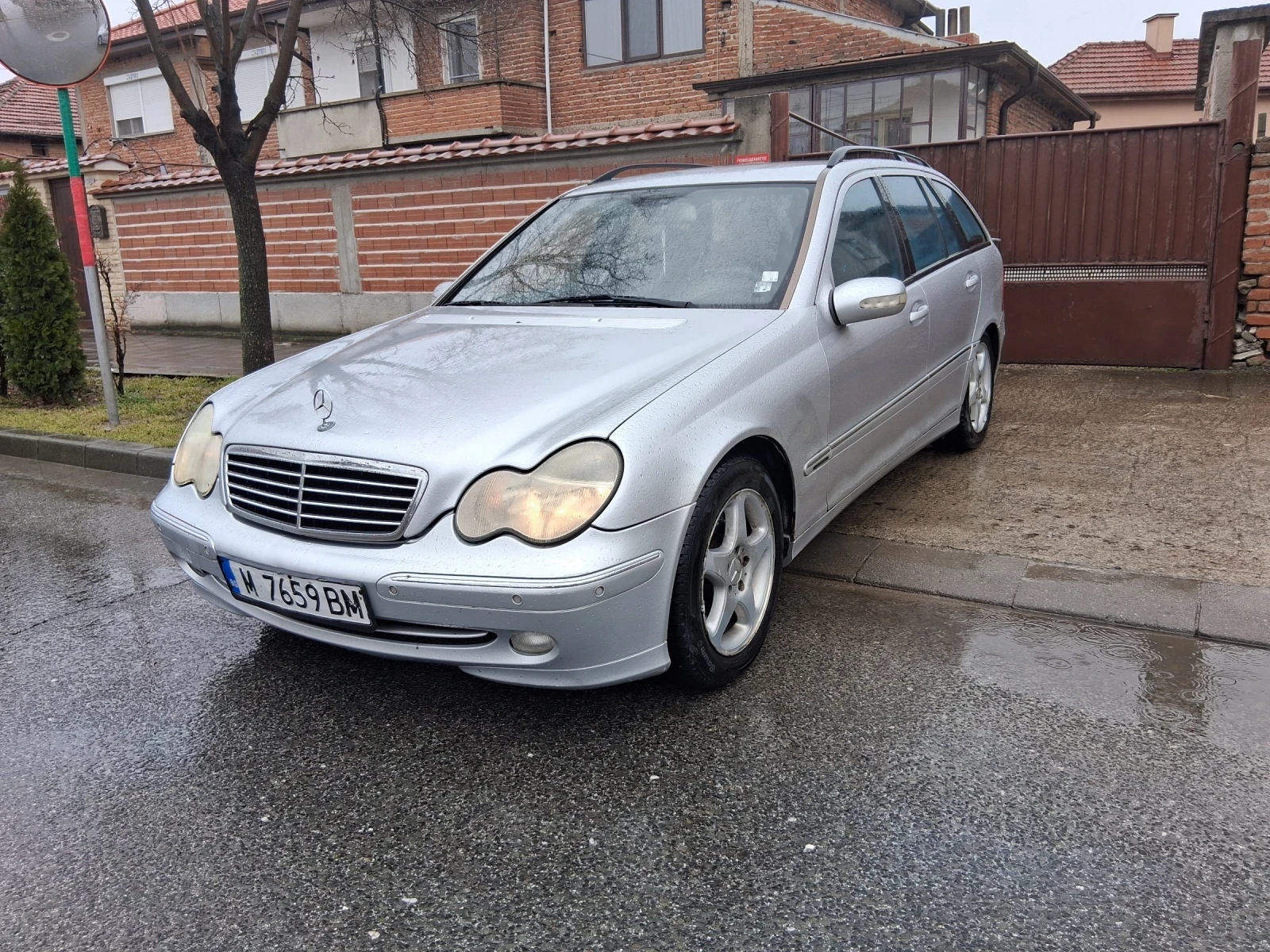 Mercedes-Benz C 240 2.6 Бензин, снимка 2 - Автомобили и джипове - 53958753
