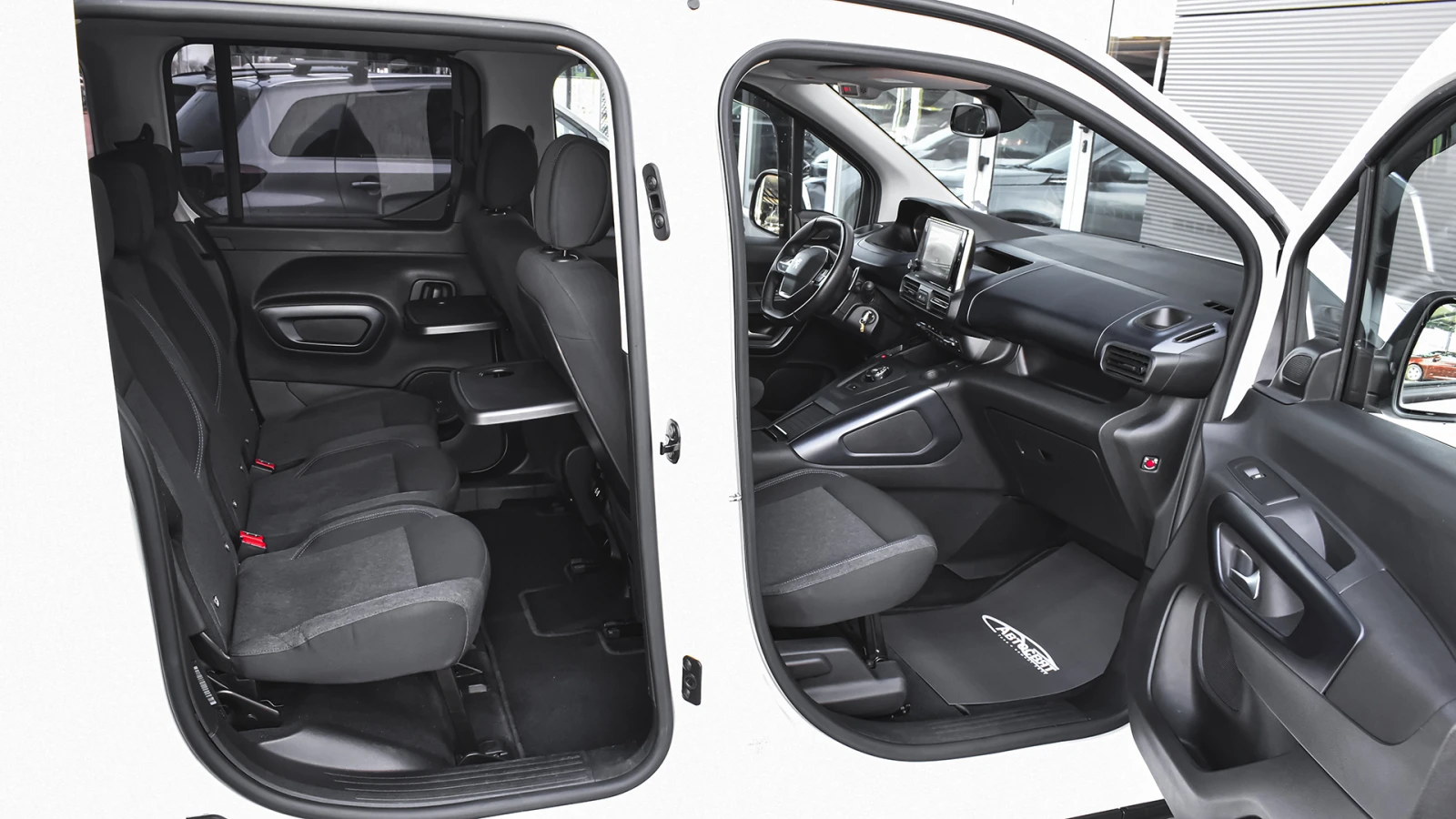 Peugeot Rifter 1.5 BlueHDi, снимка 9 - Автомобили и джипове - 54266201