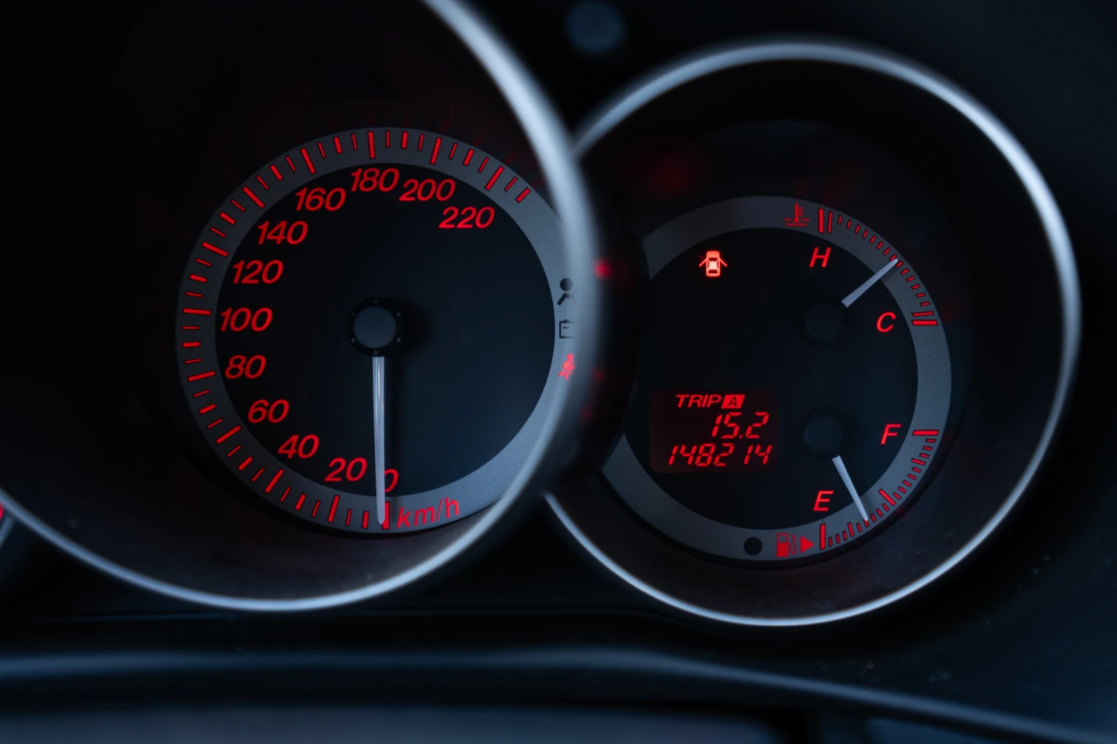 Mazda 3 2.0, снимка 10 - Автомобили и джипове - 54374066