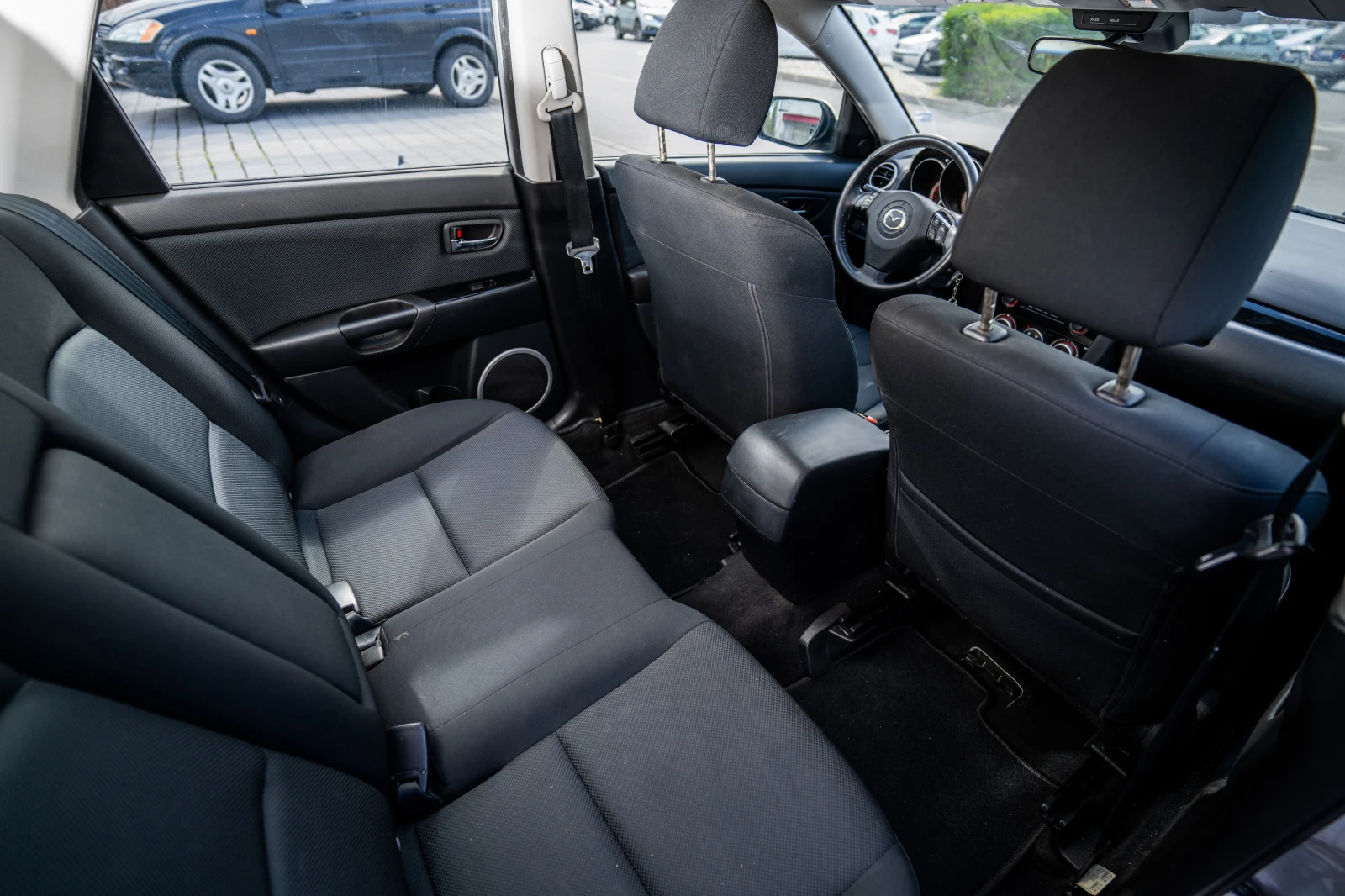 Mazda 3 2.0, снимка 12 - Автомобили и джипове - 54374066