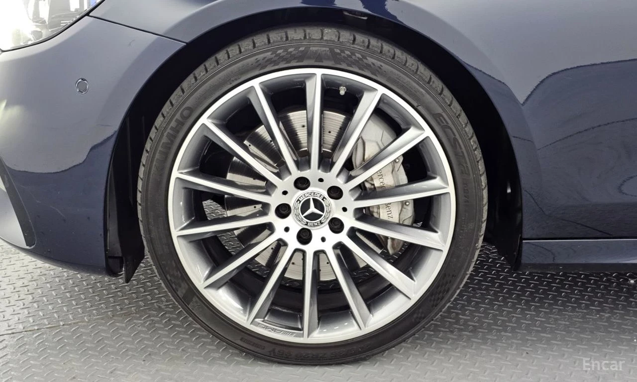 Mercedes-Benz E 350 4MATIC* AMG* BURMESTER* HEAD-UP* 360 КАМЕРИ* ПАНО, снимка 4 - Автомобили и джипове - 54599034