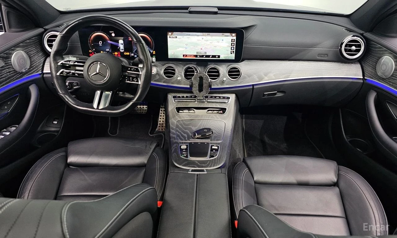 Mercedes-Benz E 350 4MATIC* AMG* BURMESTER* HEAD-UP* 360 КАМЕРИ* ПАНО, снимка 8 - Автомобили и джипове - 54599034