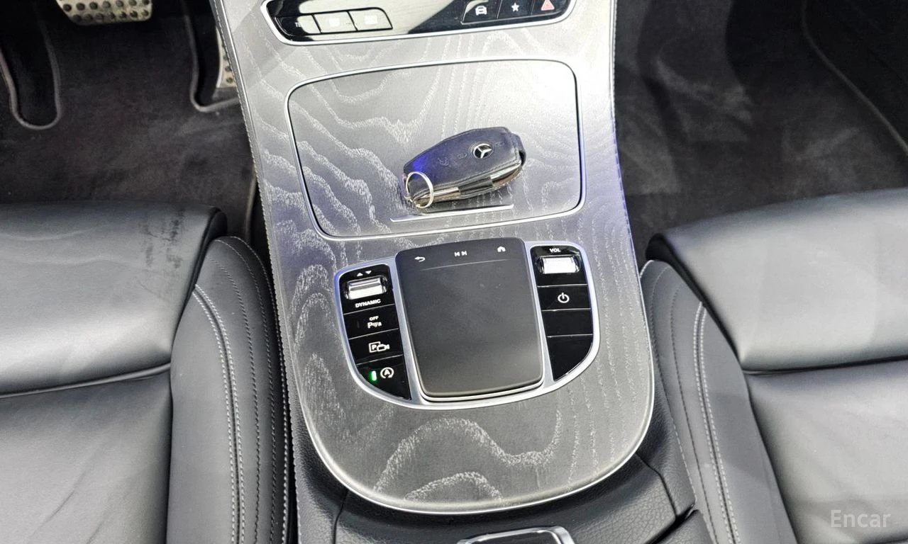 Mercedes-Benz E 350 4MATIC* AMG* BURMESTER* HEAD-UP* 360 КАМЕРИ* ПАНО, снимка 13 - Автомобили и джипове - 54599034