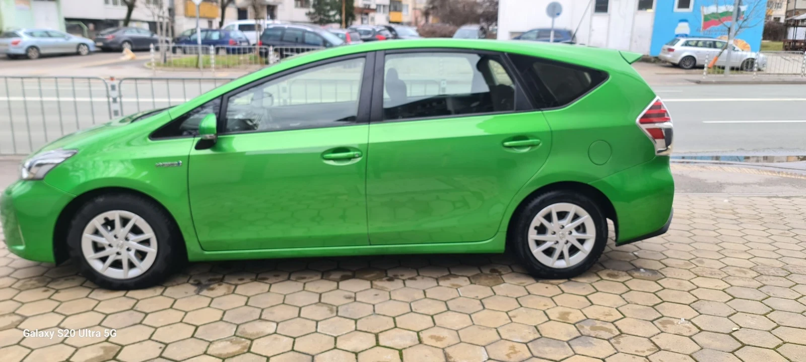 Toyota Prius Prius+ 1.8 hibrid, снимка 5 - Автомобили и джипове - 54676052