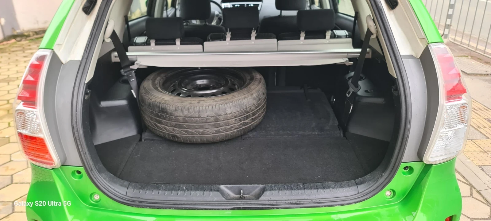 Toyota Prius Prius+ 1.8 hibrid, снимка 11 - Автомобили и джипове - 54676052