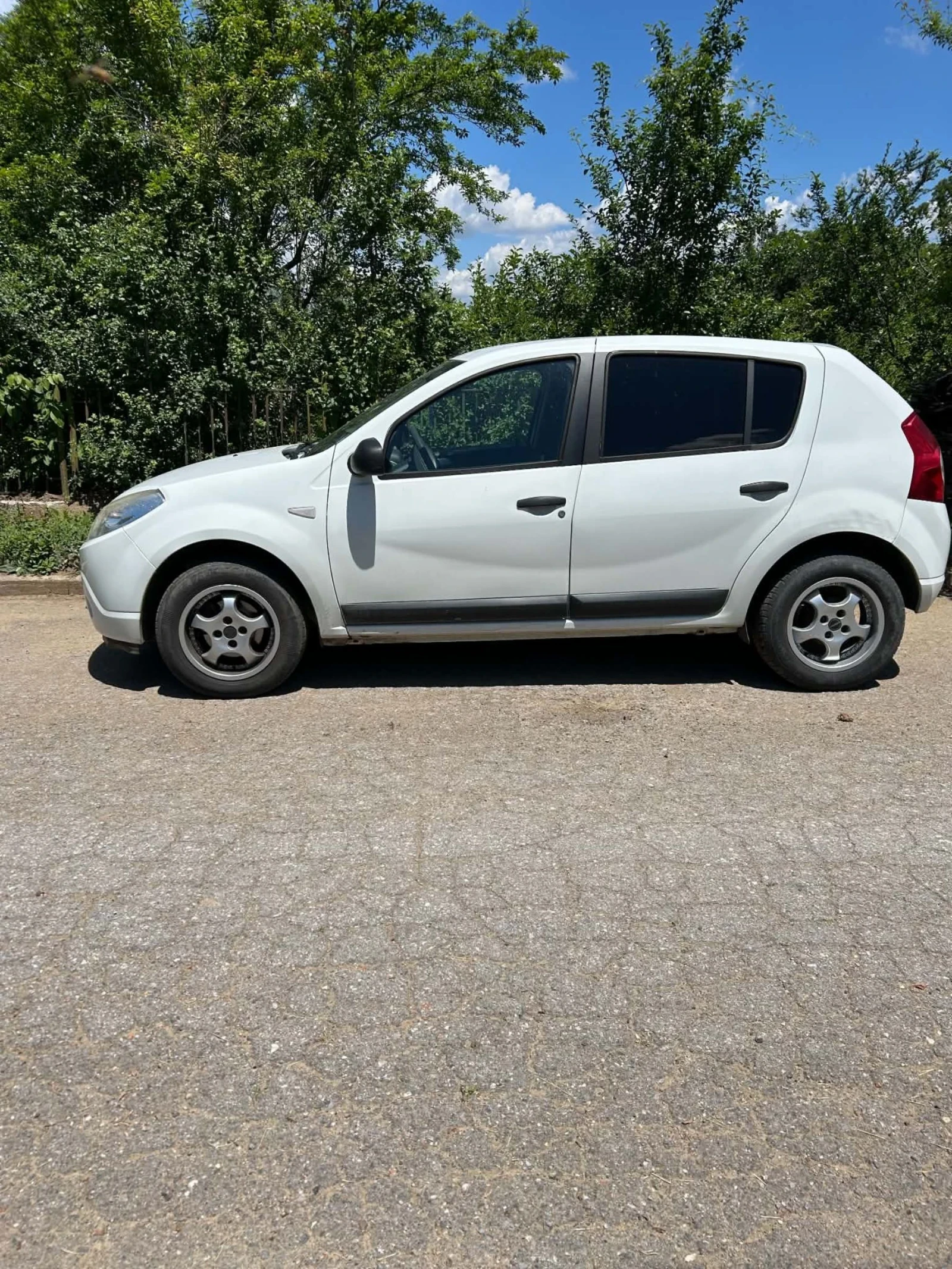 Dacia Sandero, снимка 2 - Автомобили и джипове - 55063904