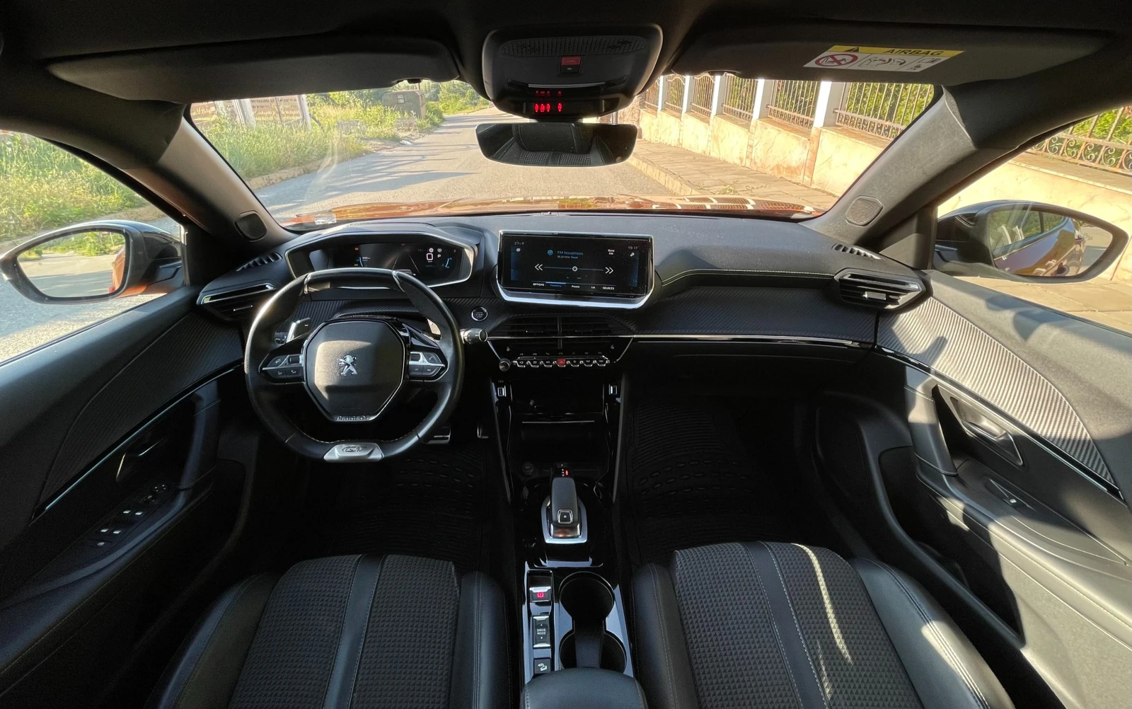 Peugeot 2008 1.2 GT PureTech, снимка 7 - Автомобили и джипове - 55102099