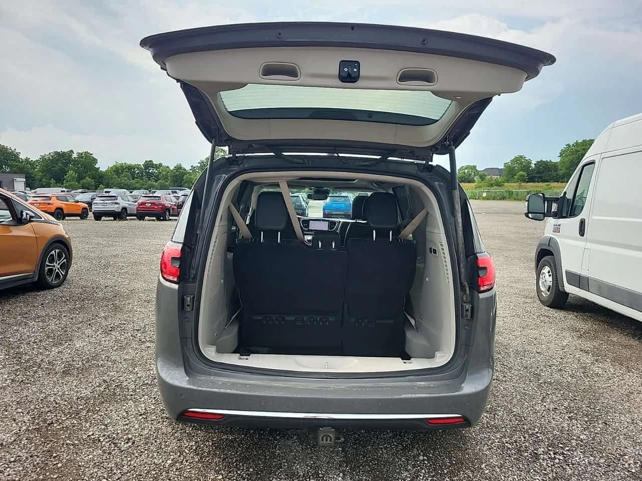 Chrysler Pacifica * Awd Limited * CARFAX * БЕЗ ПЪРВОНАЧАЛНА ВНОСКА, снимка 15 - Автомобили и джипове - 55394293