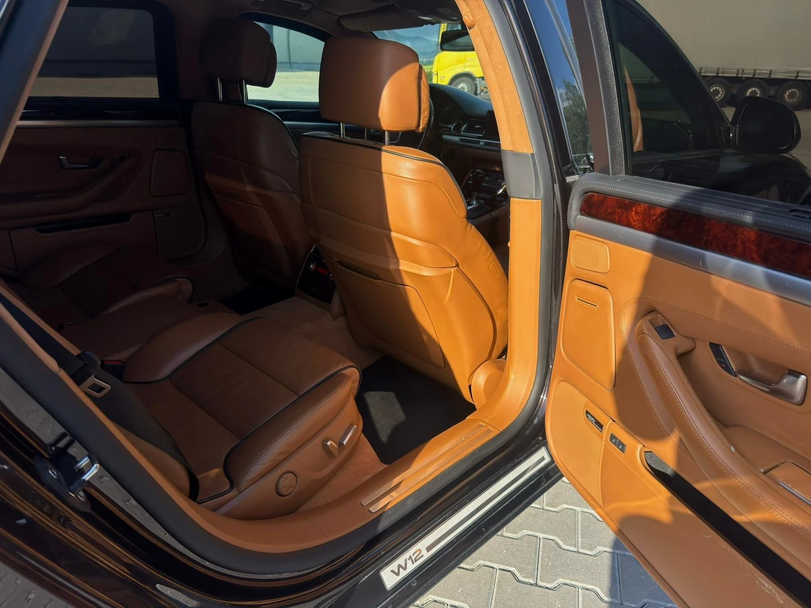 Audi A8 ARMORED* VR9* FULL* А8L* , снимка 15 - Автомобили и джипове - 55546875