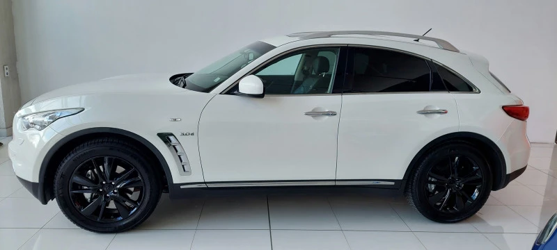 Infiniti QX70 3.0d, снимка 6 - Автомобили и джипове - 47629961