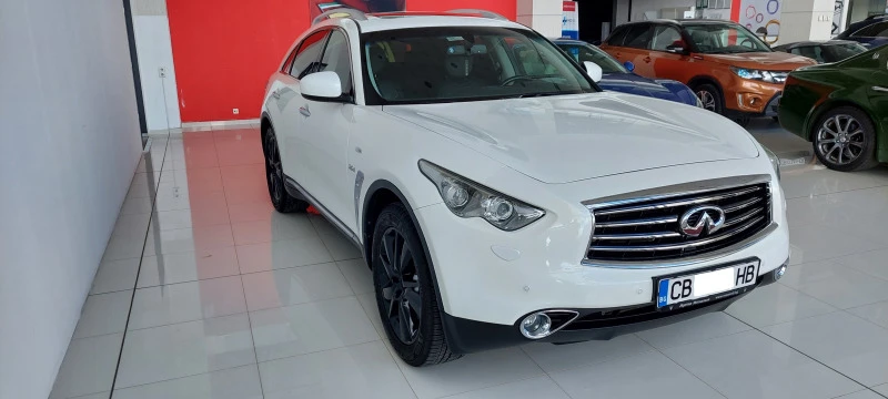 Infiniti QX70 3.0d, снимка 3 - Автомобили и джипове - 47629961