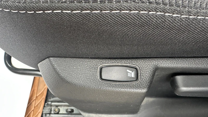 Dacia Duster 1.5 dCi N1 Пътнически от БГ, снимка 9 - Автомобили и джипове - 52694442